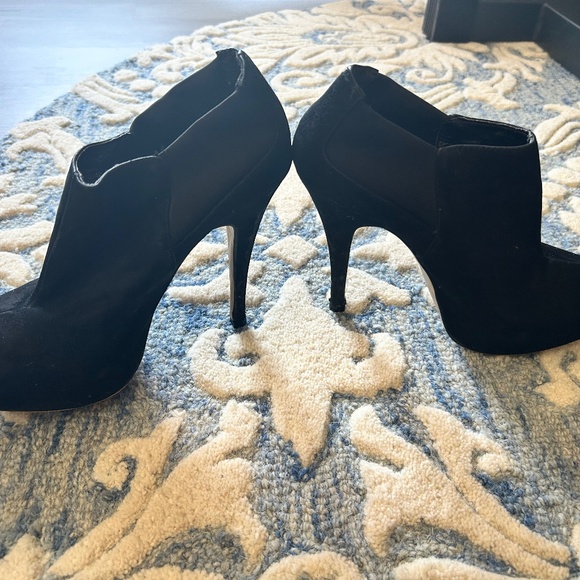 Jessica Simpson Black Booties - Picture 3 of 6